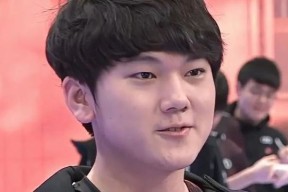 爱游戏体育-jarek美队